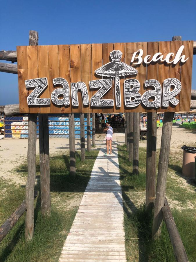 Apartament Rebeca Lux by Alezzi Beach Resort Năvodari Esterno foto